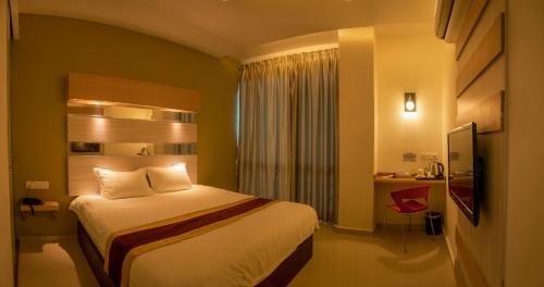 Standard King Room