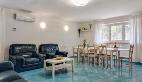 Four-Bedroom Apartment Ground Floor