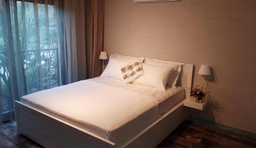 Double Room with Pool View