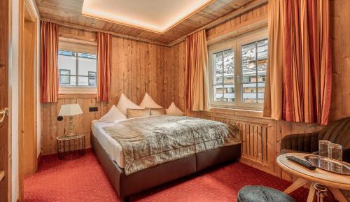 Standard Twin Room with Mountain View