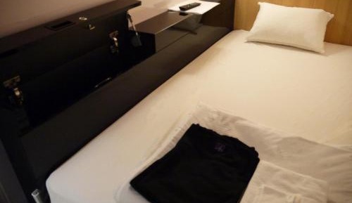 Male Business Cabin