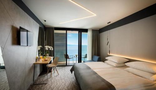Superior Double Room with Balcony and Sea View