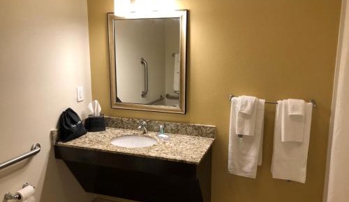 King Suite - Accessible/Non-Smoking