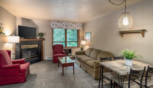 Queen Suite with Spa Bath