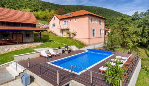 Four-Bedroom Holiday Home