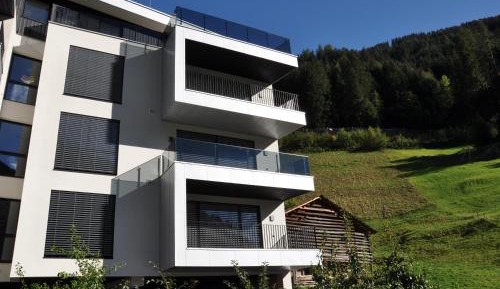 Apartment with Mountain View