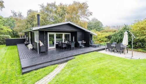 Three-Bedroom Vacation Home 