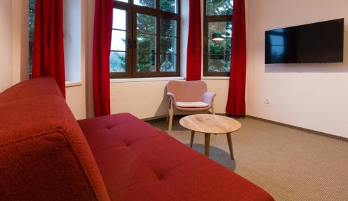 Apartment with Garden View