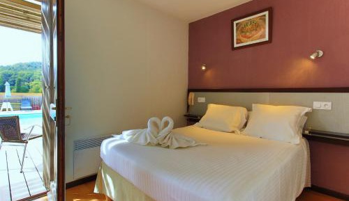 Classic Double Room with Bath - Ground Floor (Kitchenette optional)