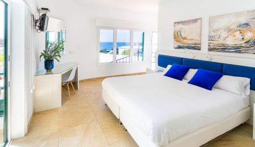 Double or Twin Room with Sea View
