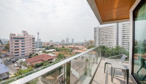 Deluxe Double Room with Balcony and Sea View