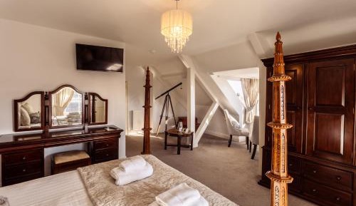 Deluxe King Room