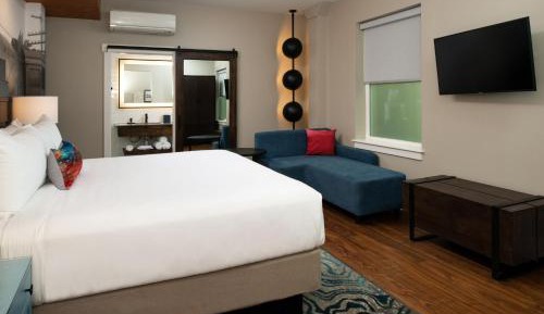 Standard King Room