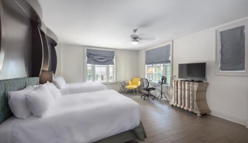 Queen Room with Two Queen Beds Ocean Front - Non-Smoking