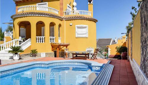 Four-Bedroom Holiday Home