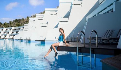 One-Bedroom Suite with Pool Access