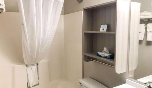 Queen Room - Disability Access/Non-Smoking