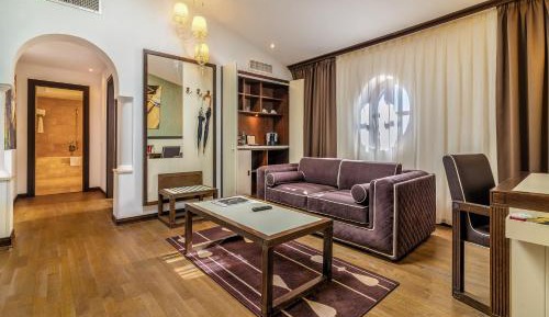 Luxury Suite with Free wifi