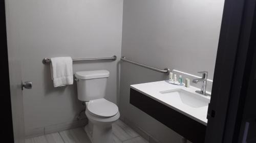 King Room - Accessible/Non-Smoking
