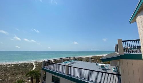 Three-Bedroom Apartment Gulf Front