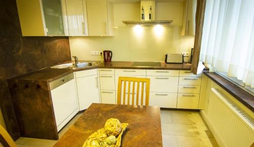 2-Room-Apartment (approx. 171 ft²) AM ENGELNBERG 12