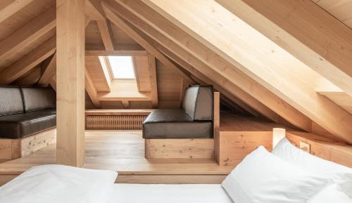 Deluxe Attic 
