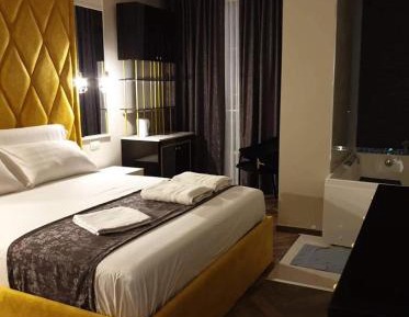 Deluxe Double Room with Balcony and Sea View