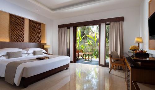 Classic Deluxe Room Double Bed with Daily Beers