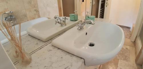 Double Room with Balcony (2 Adults + 1 Child)