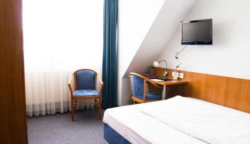 Large Single Room