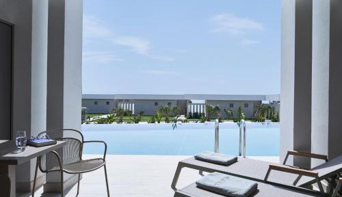 Deluxe Bungalow Garden View with Sharing Pool