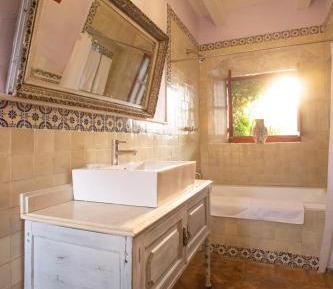 Deluxe Double Room with Bath and Fireplace