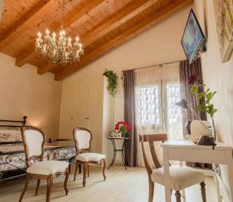 Deluxe Double Room with Extra Bed