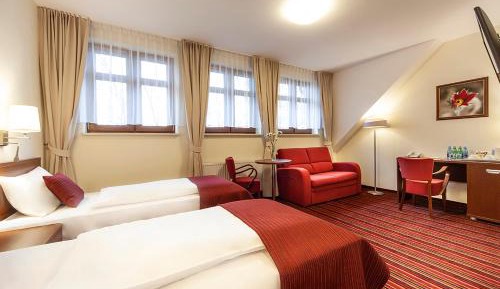 Standard Plus Twin Room