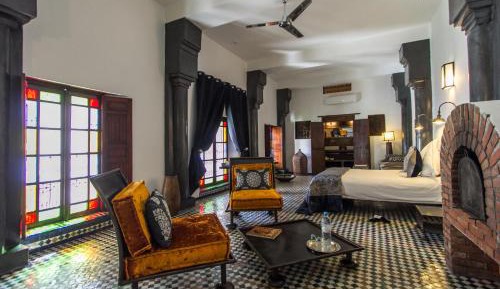 Gray Suite (2 Adults)