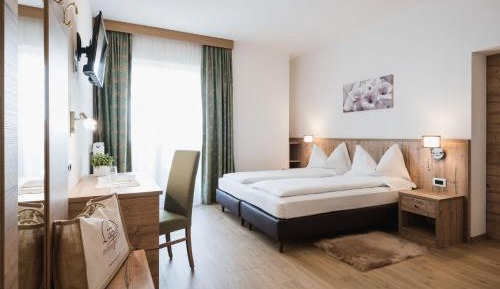 Suite with Mountain View