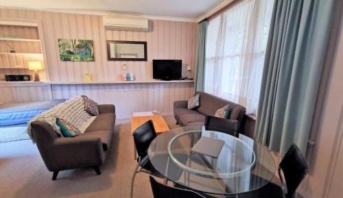 One-Bedroom Apartment with Spa Bath - 5