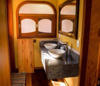 Deluxe Queen Suite