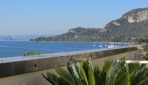 Double or Twin Room with Lake View