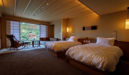 Modern Japanese-Style Deluxe Room - Non-Smoking (Meal Provided at Restaurant)