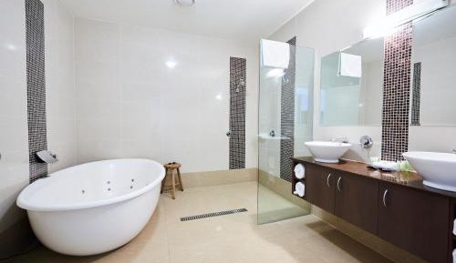 Peninsula Suite