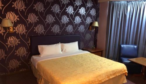 Deluxe King Room