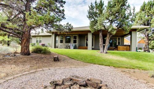 Five Bedroom Holiday Home