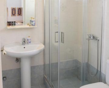 Studio (3 Adults)