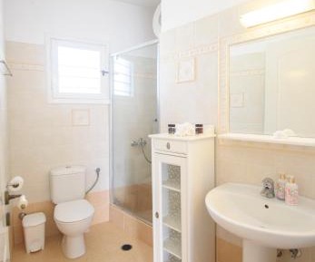 Apartment (4 Adults)