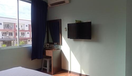 Standard Queen Room