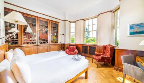 Deluxe Double or Twin Room