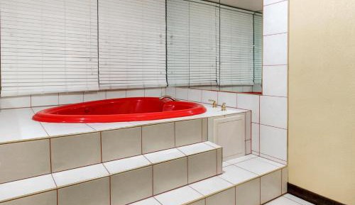 King Room with Sofa Bed and Tub - Non-Smoking