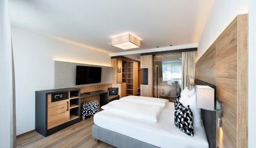 Deluxe Double Room with Balcony