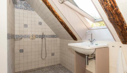 Deluxe Double Room with Shower